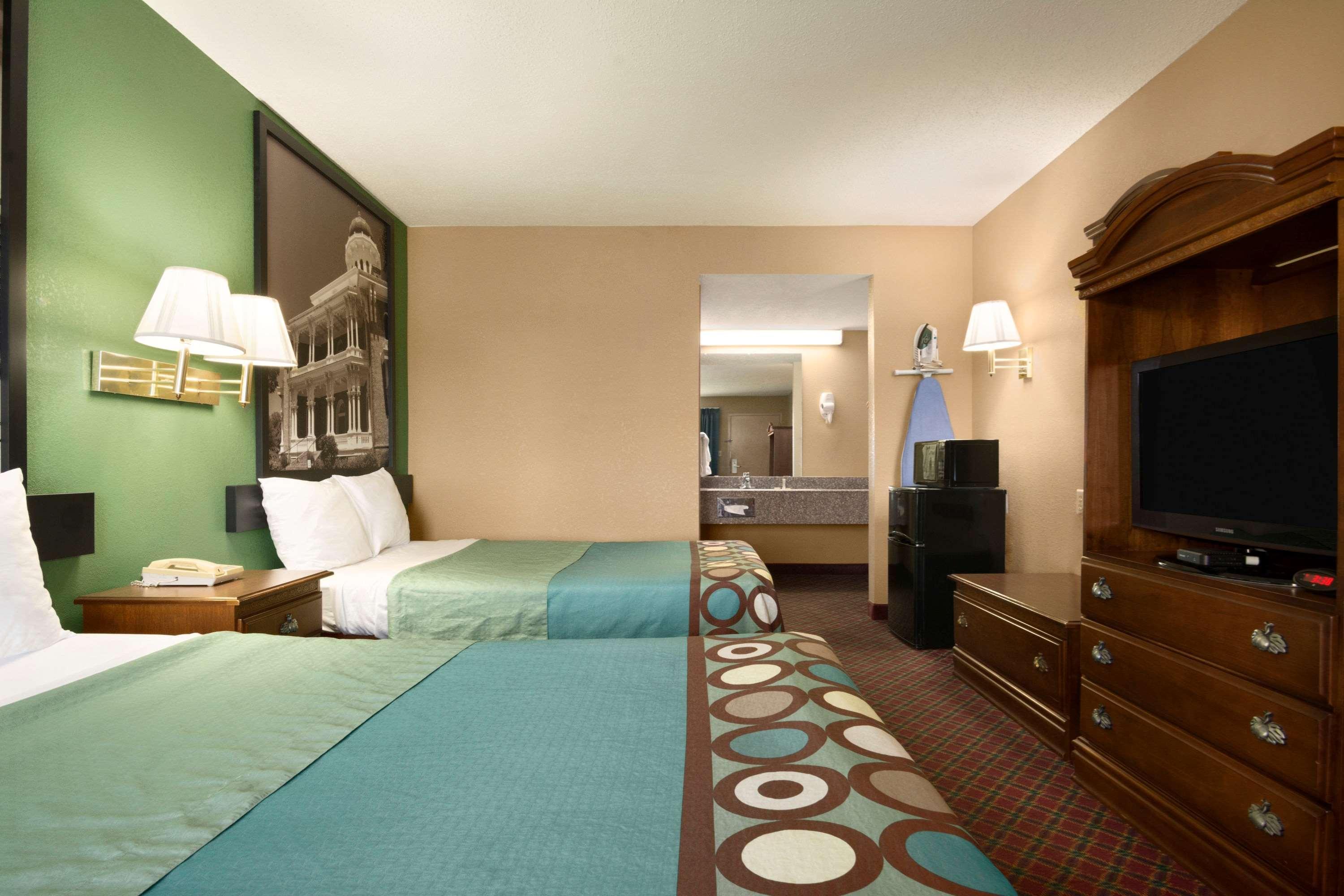 Super 8 By Wyndham Hattiesburg North Extérieur photo