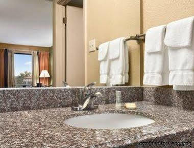 Super 8 By Wyndham Hattiesburg North Extérieur photo